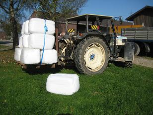 Heulage-Ballen auf Palette